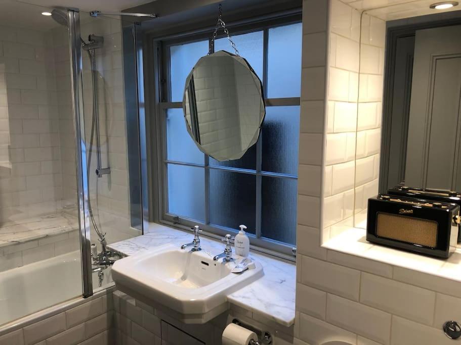 Вилла Kings Cross, Self-Contained House & Private Garden Лондон Экстерьер фото